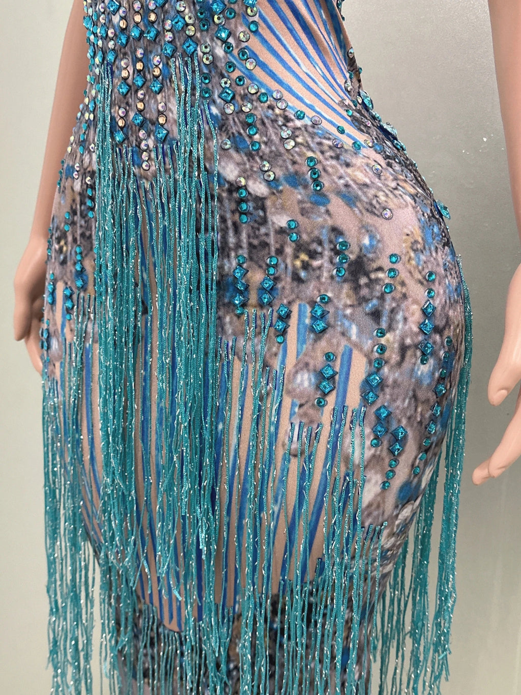 Fashion Crystals Rhinestone Party Long Dress Women Sleeveless Tassel Club Dress Blue Sexy Jazz Singer Dancer Stage Costumes Don't Taxe That